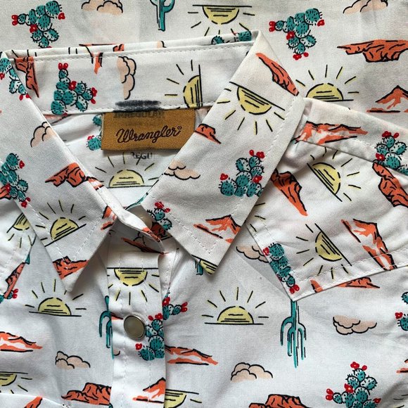 Wrangler Girls' Desert Print Short Sleeve Western Snap Shirt; Small - Picture 1 of 6